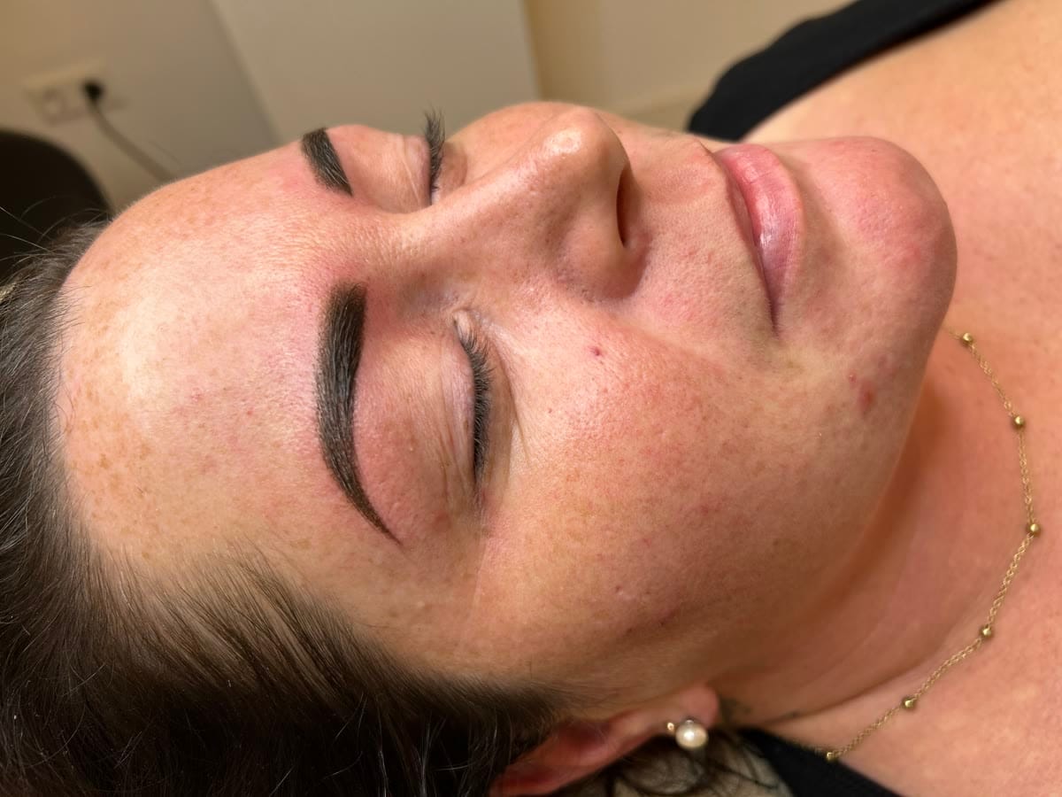 Natürliches Powderbrows Ergebnis – Augenbrauen Permanent Make-Up Michelfeld